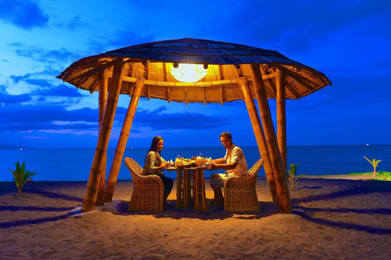 Coconut Garden Beach Resort Maumere Exterior foto