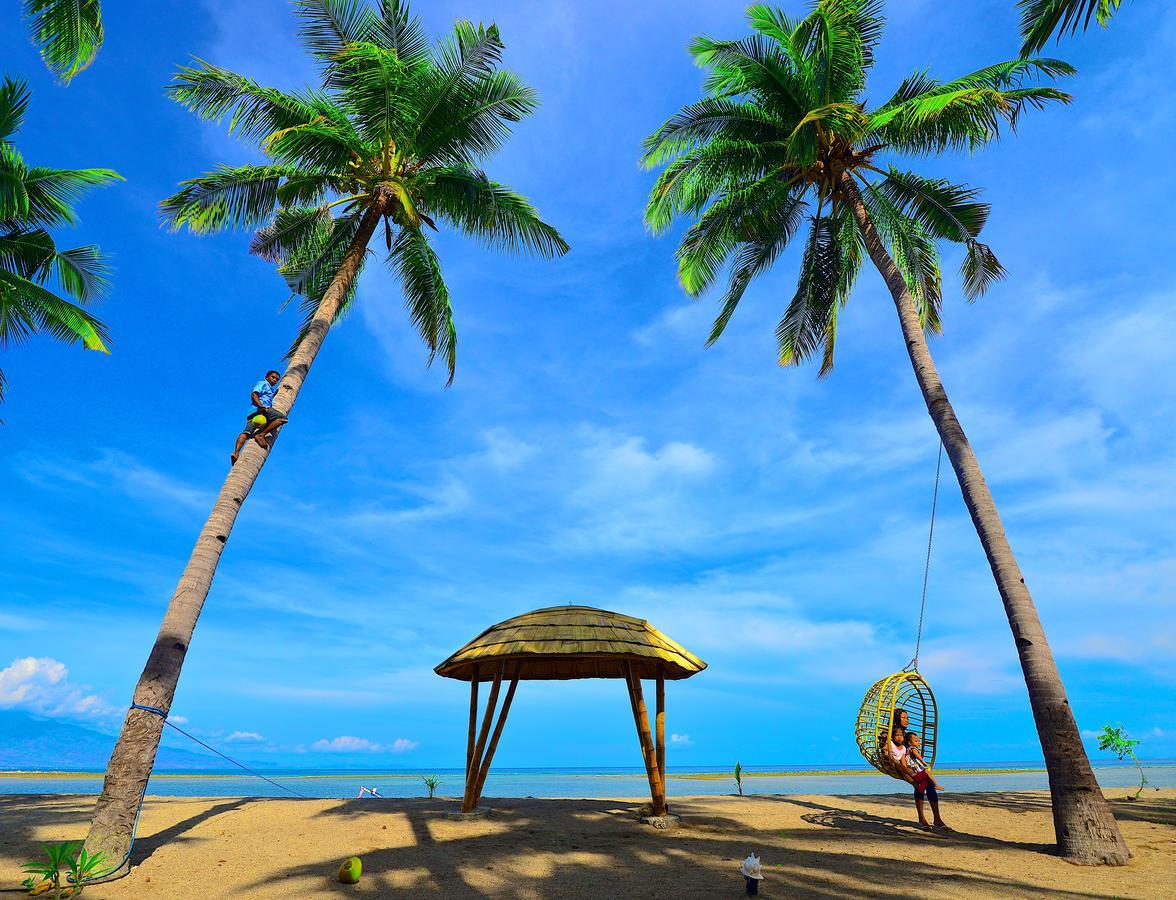 Coconut Garden Beach Resort Maumere Exterior foto