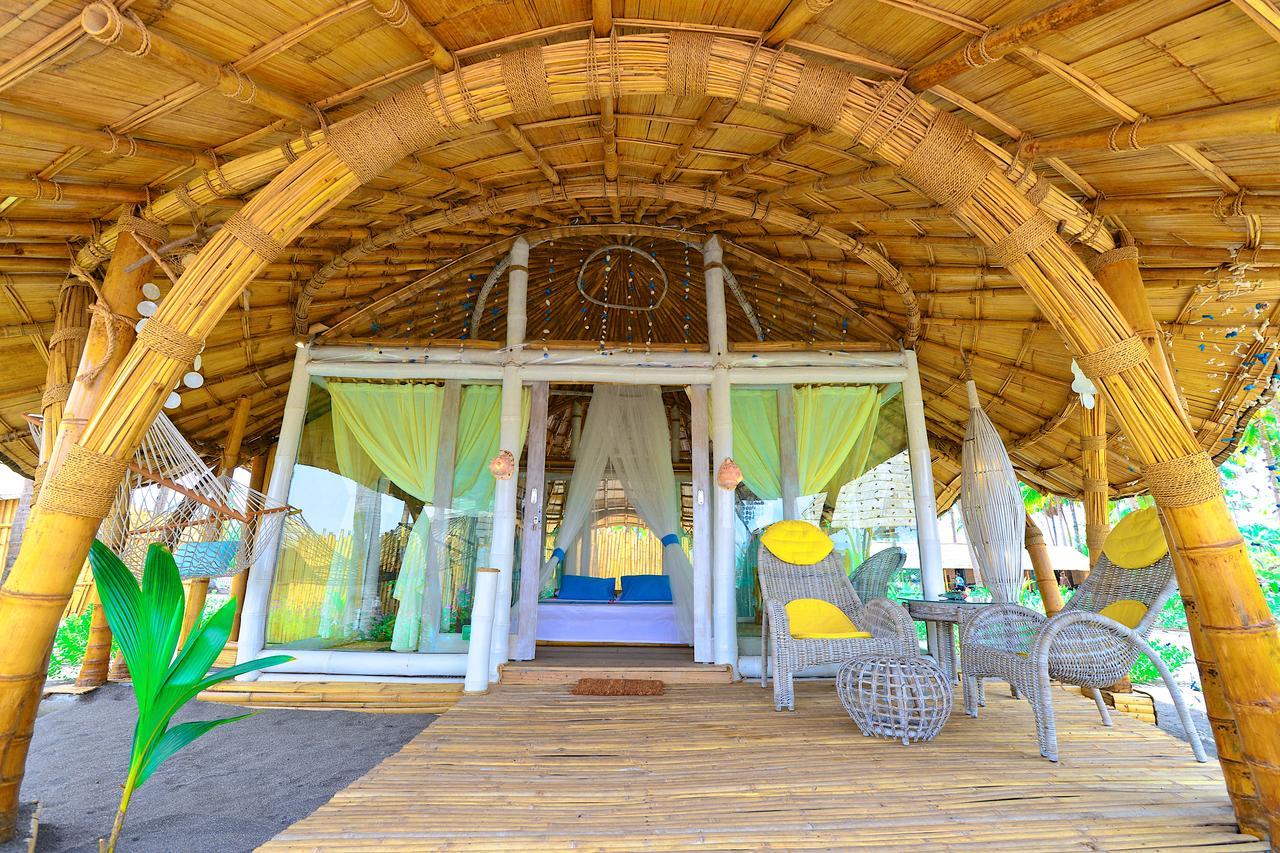 Coconut Garden Beach Resort Maumere Exterior foto
