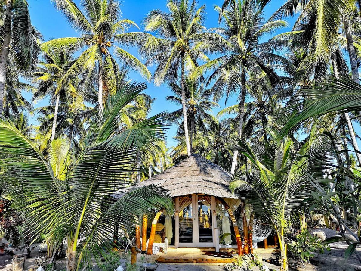Coconut Garden Beach Resort Maumere Cameră foto