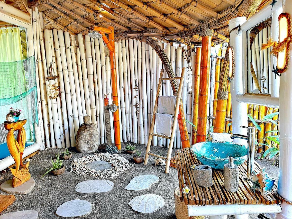 Coconut Garden Beach Resort Maumere Exterior foto